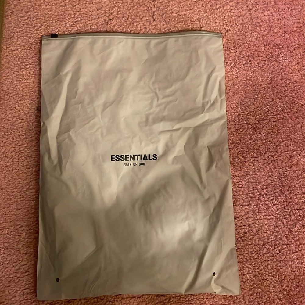 Essentials kids sz Large never worn.